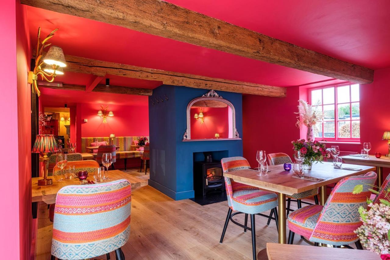Готель The Carpenters Arms Great Wilbraham Екстер'єр фото